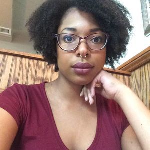 Meet your Posher, Alexis